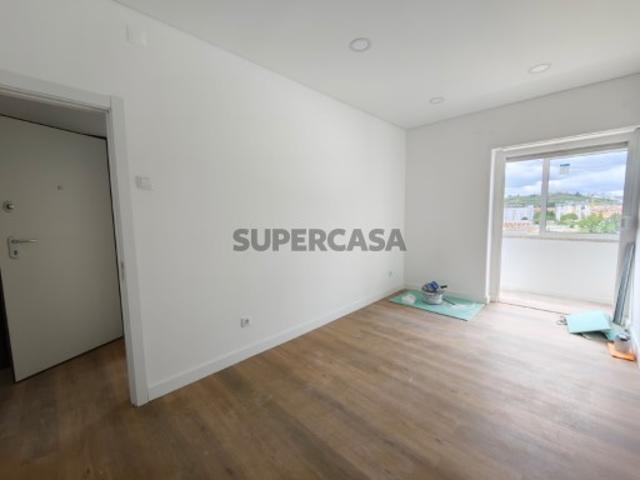 T3 Totalmente Remodelado com Garantia em Alverca do Ribatejo