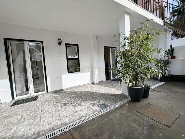 T3 Totalmente Remodelado com Terraço em Arroios | A 3 minutos do metro