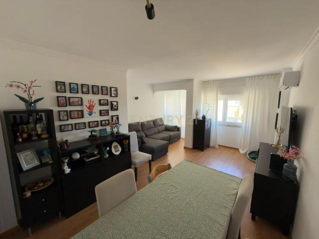 T3 Totalmente Remodelado no Laranjeiro – Conforto e Excelente Localização