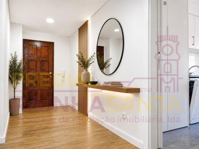 T3 Totalmente Remodelado na Solum, Coimbra, com Garagem Fechada