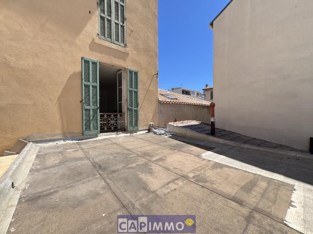 T3 TOULON OUEST 76M2 terrasse
