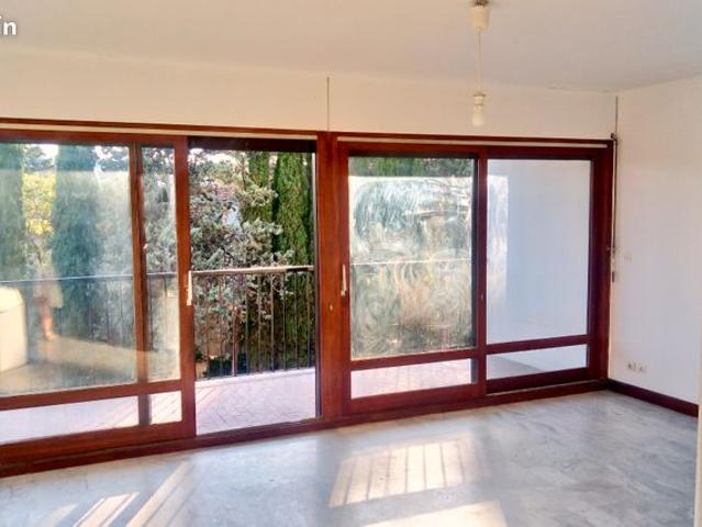 T3 traversant avec 2 terrasses, garage et cave Aix Nord