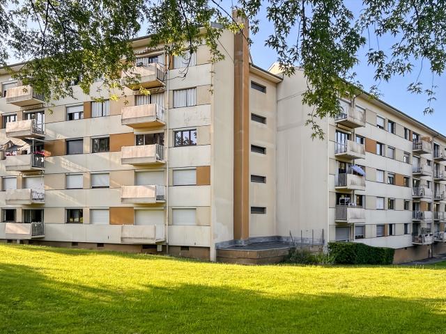 T3 Traversant avec Balcon, Parking Privatif et Jardin Commun ?