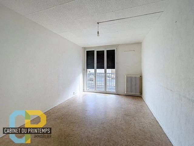 T3 traversant avec balcon