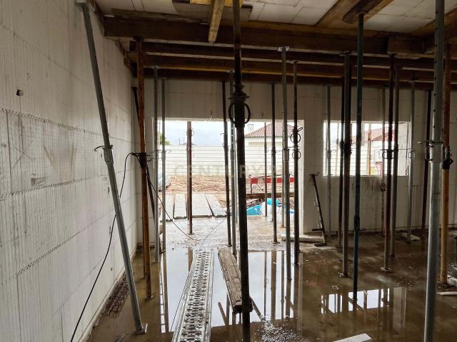 T3 Único em Leiria: Construção ICF em Condomínio Fechado com Piscina