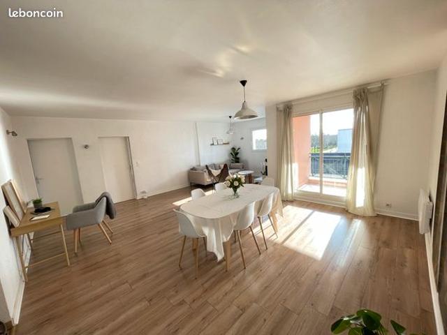T3 Vannes ouest 2ème 88 m² balcons parkings cave