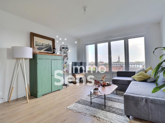 T3 VAUBAN PROCHE CITADELLE ENTIEREMENT RENOVE AVEC BALCONS PARKING ET CAVE