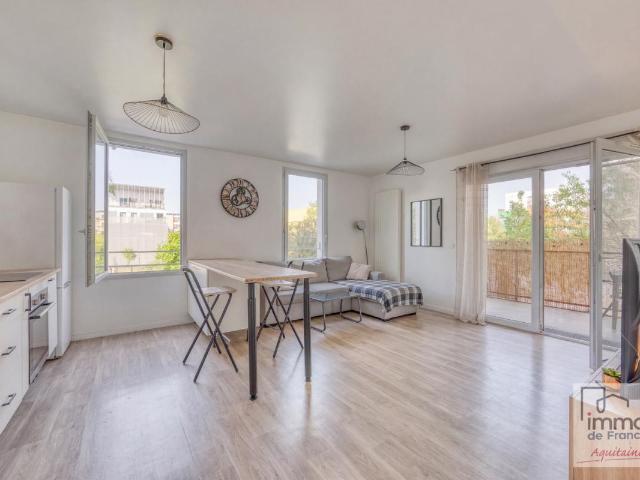 T3 VENDU LOUE avec terrasse & parking