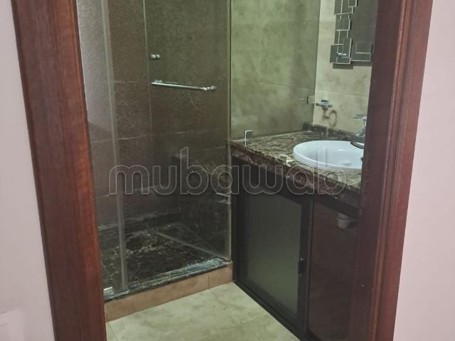 T3 vide de 128 m² – 2 chambres