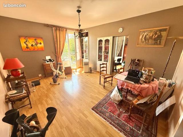 T3 à ANGLET Centre + Terrasse + Garage + Cellier