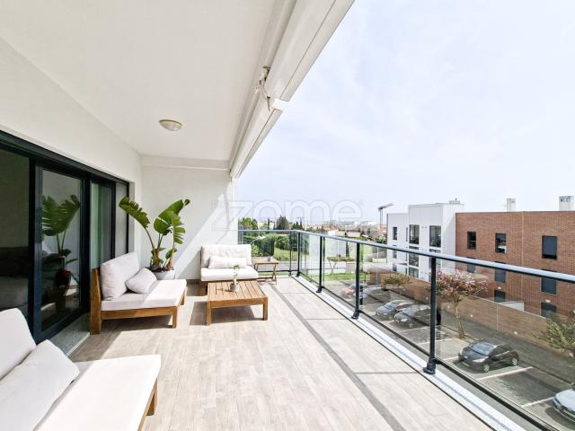 T3 Alto de Paço de Arcos | Último Piso | Varanda 28m²