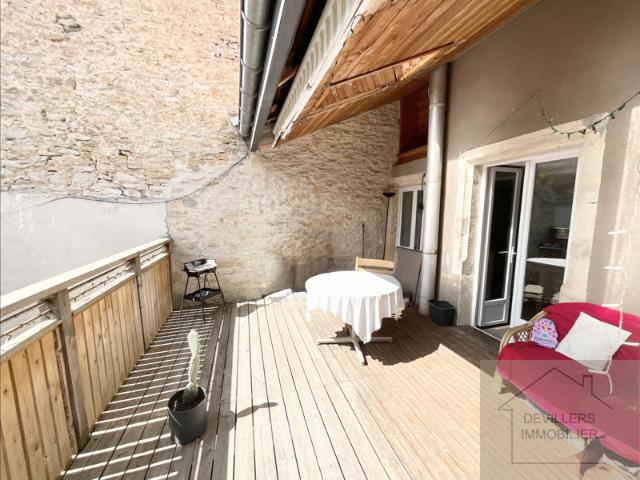 Appartement T3 atypique à vendre à Ornans Doubs 106 m2 a