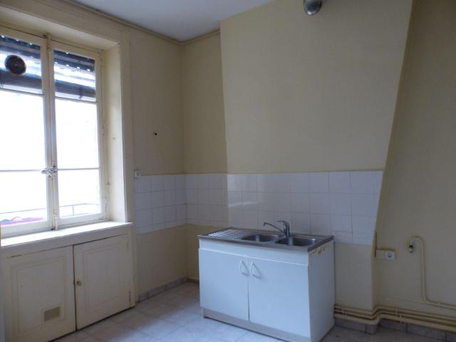 T3 + au 4è étage d'un bel immeuble bien situé