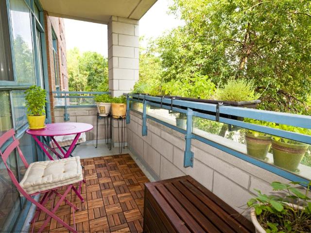 T3 au DERNIER ETAGE avec VUE DEGAGEE, BALCON et PARKINGS