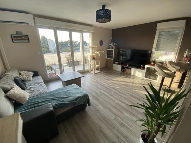 T3 aux Chutes Lavie, vue dégagée, extérieur, parkings et cl