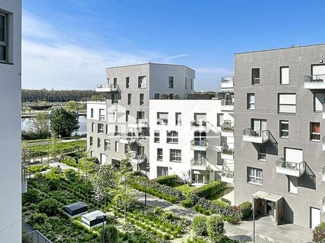 T3 avec ascenseur, terrasse et parking loué