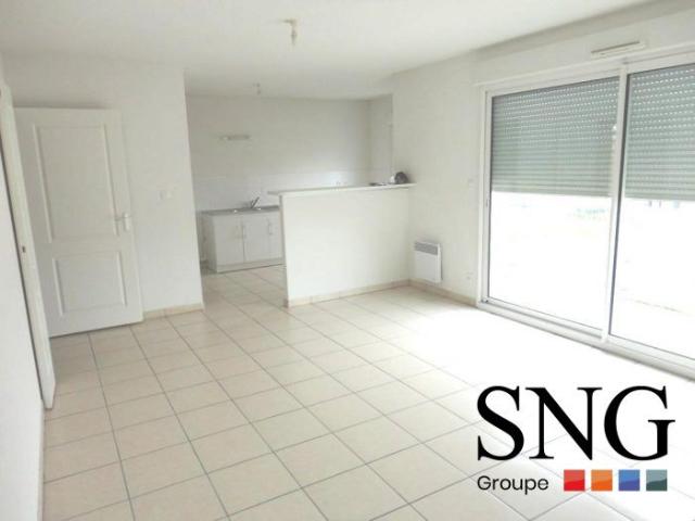 T3 AVEC BALCON 1ER ETAGE PARKING