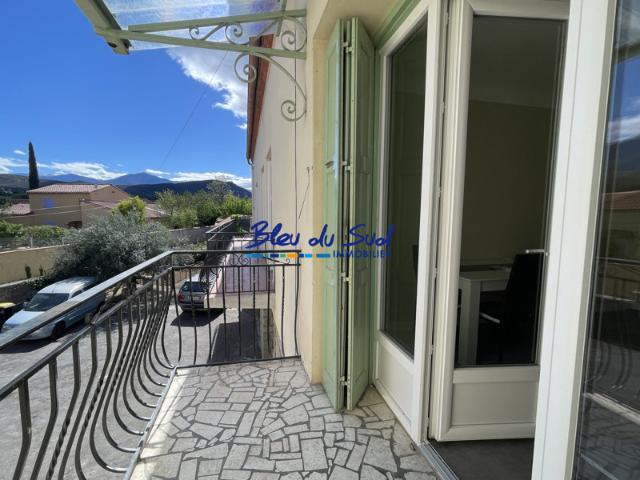 T3 AVEC BALCON ET GARAGE A PRADES