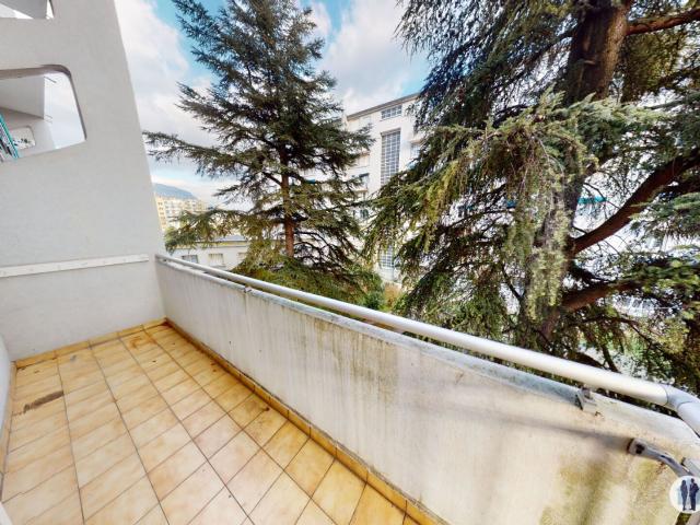 T3 avec balcon proche tram vendu loué