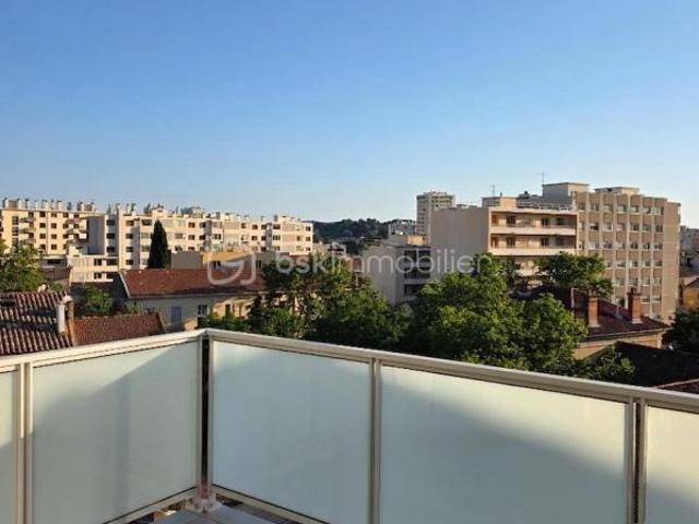 T3 avec belle terrasse et garage fermé