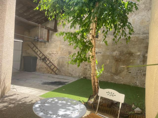 T3 avec cour privative et parking