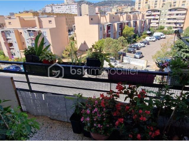 T3 avec double balcon à vendre