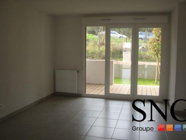 T3 AVEC JARDIN+TERRASSE+PARKINGS