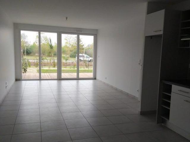 T3 AVEC TERRASSE ET JARDIN + PARKING