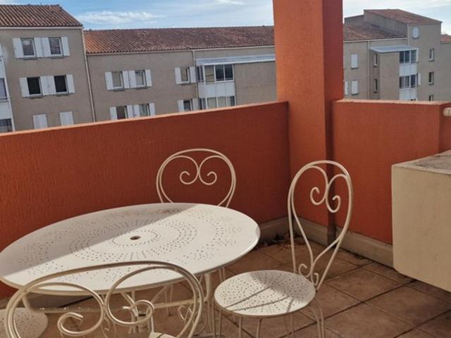 T3 AVEC TERRASSE ET VUE ETANG!