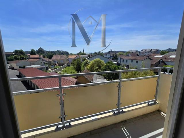 T3 avec vue Pyrénées, balcon, cave et garage