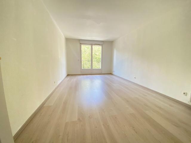 T3 avec 2 balcons et 2 parkings – Saint Germain lès Corbeil