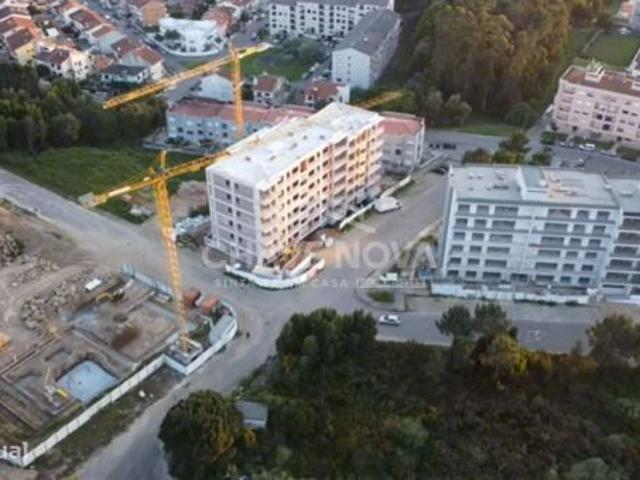 T3 C/ Varandas e Lugar de Garagem em Fanzeres