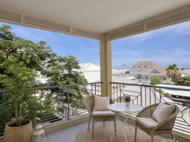 T3 CARRE D'OR SAINT DENIS 82 M2
