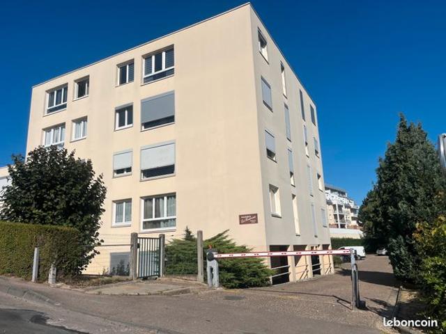 T3 cave et parking