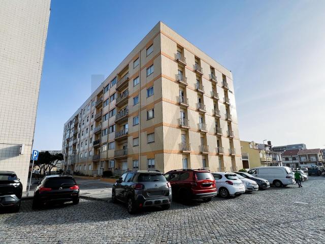 T3 com 126m² em zona central de Vila do Conde | Próximo da praia e escolas
