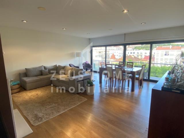 T3 com 140m² em condomínio privado com piscina + GARAGEM 46m² 2 carros