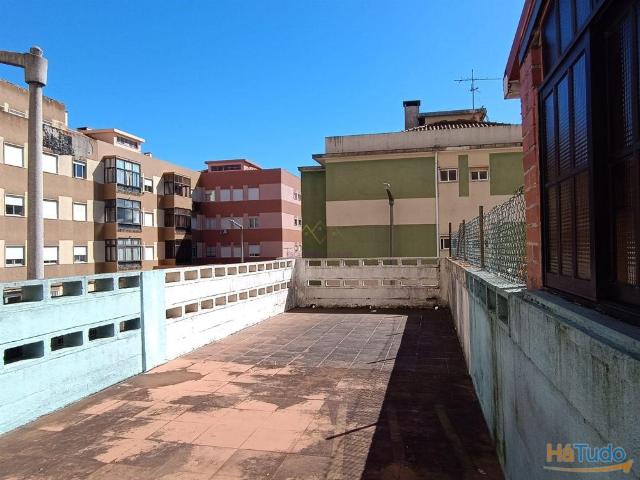 T3 com 2 Terraços em Massamá em fase de remodelação | 26064083599