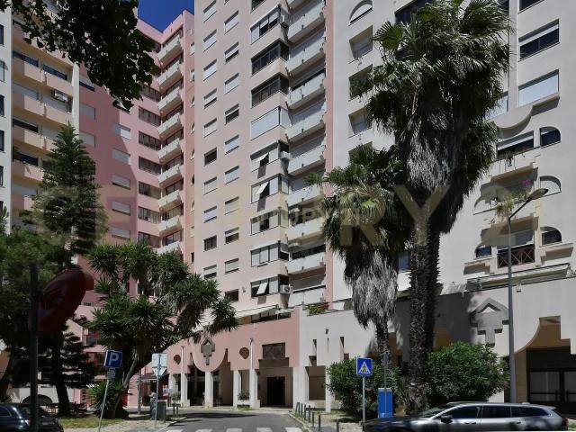 T3 com Arrecadação e Garagem nas Laranjeiras