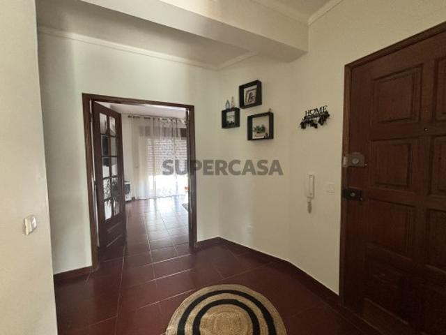 T3 com Garagem, Vistas Deslumbrantes e Totalmente Mobilado