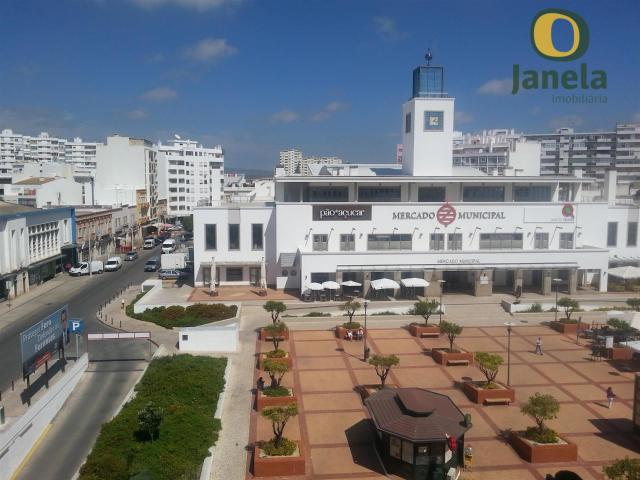 T3 com garagem, junto ao Mercado Municipal 133m² Faro Sé e São Pedro
