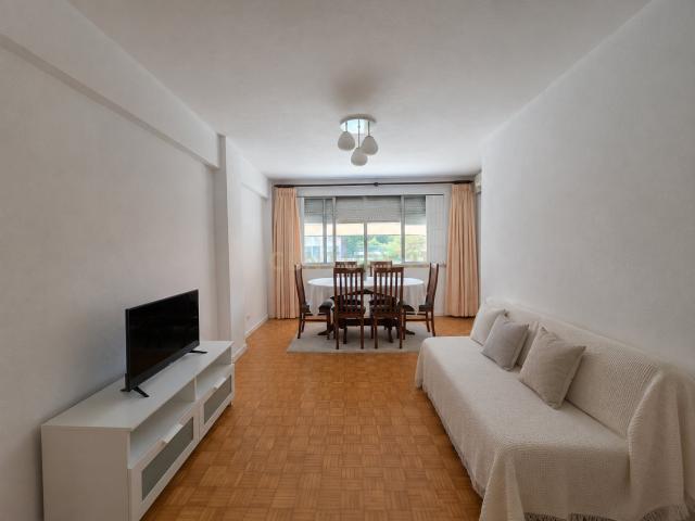 T3 com Duas Frentes para Arrendamento em Benfica | Excelente Luminosidade | 1.600€/mês