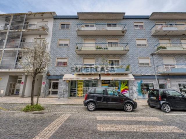 T3 com Excelente Área no Centro do Cartaxo | 158 m²