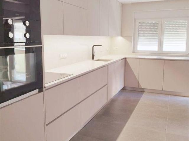 T3 com excelentes áreas com acabamentos de excelência em Nova Carnaxide | 26064091100