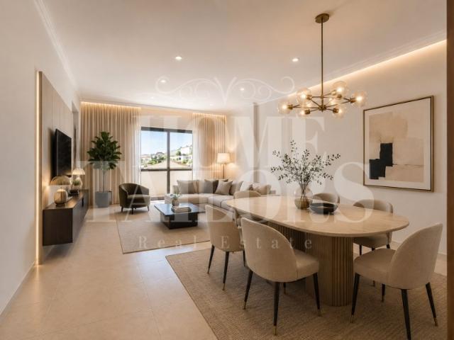 T3 com Excelentes Áreas no Estoril | Luminosidade, Qualidade de Construção e Potencial para Criar a Casa dos Seus Sonhos