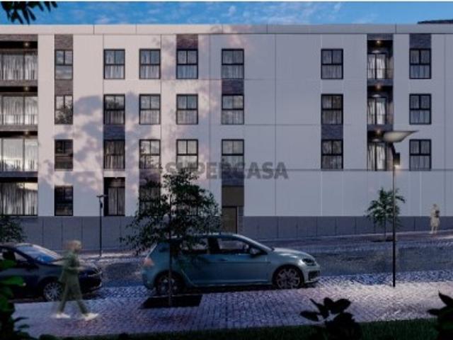 T3 com Suite, Varandas, Terraço e Garagem Box | Maia