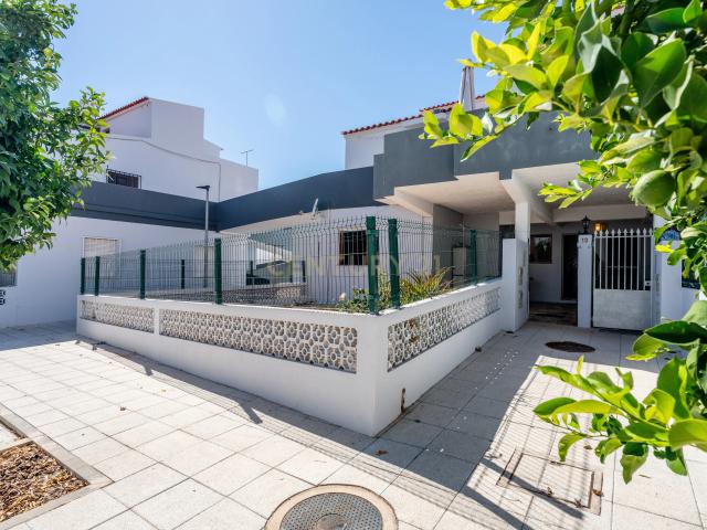 T3 com quintal de 60 m² e garagem no centro de Silves