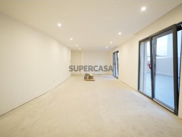 T3 com terraço!