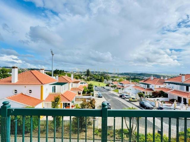 T3 com Terraço de 60m² e BOX Dupla Junto ao Parque Desportivo de Mafra
