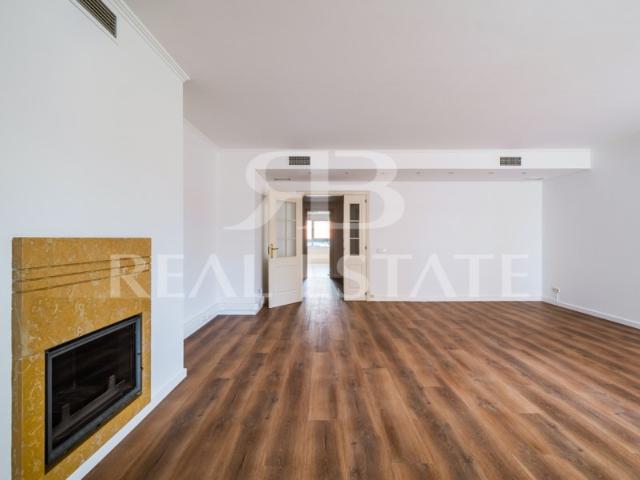 T3 com VARANDA+ 2 lugares de Garagem + Arrecadação no SALDANHA, centro de Lisboa