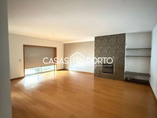 T3 com Varanda ? Centro da Maia | 26064085331